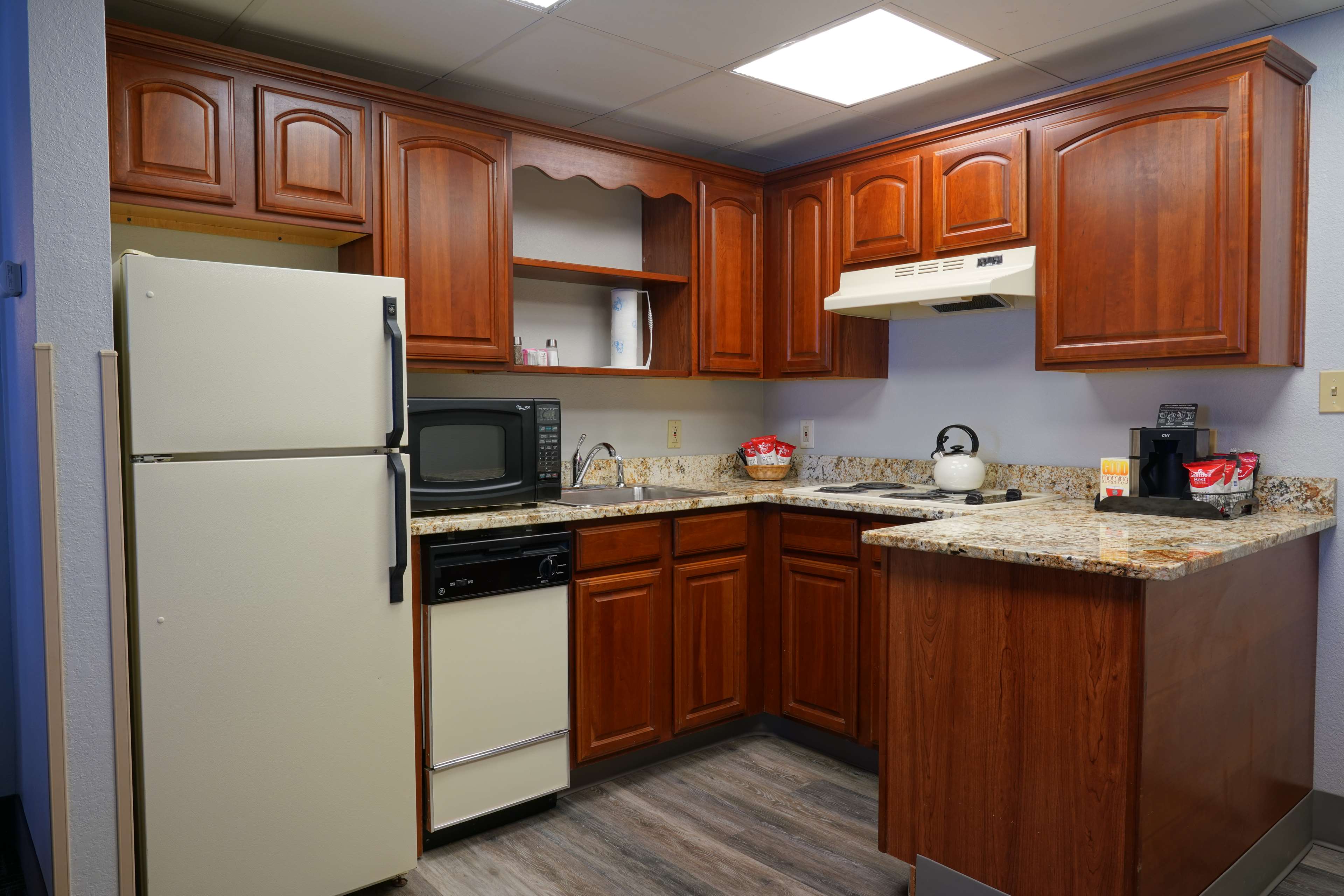 Best Western Plus Morristown Conference Center Hotel - Tap to explore photos