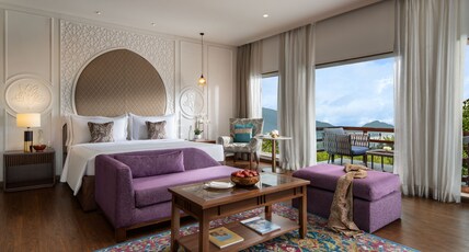Taj Dal View, Srinagar Room Type - Grand Luxury Room King Bed