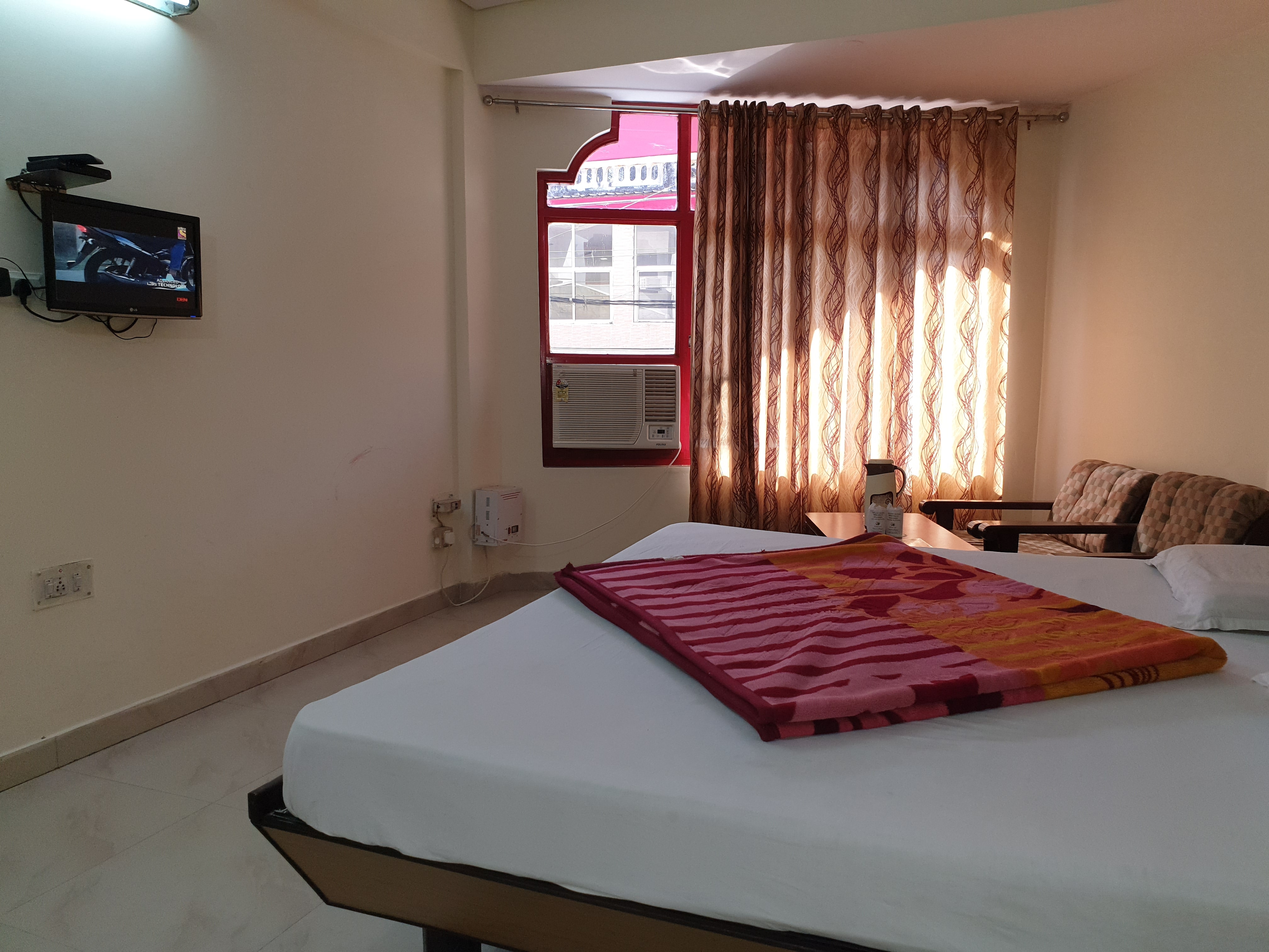 Hotel Vasundhara - Tap to explore photos
