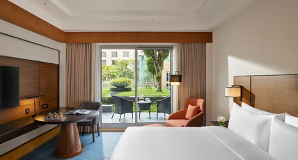 Grand Hyatt Mumbai Room Type - 1 King Bed Patio Club Access