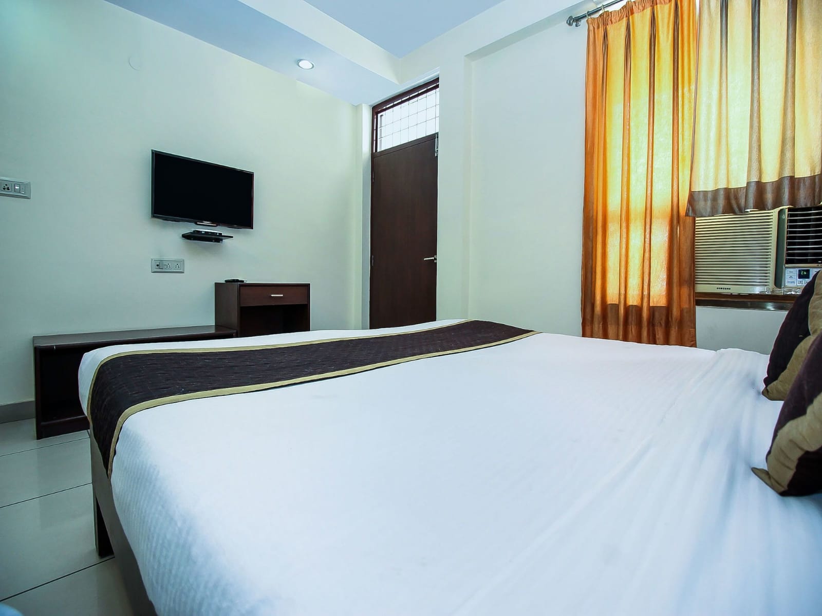 Hotel sinjara (mehar group of hotels) - Tap to explore photos