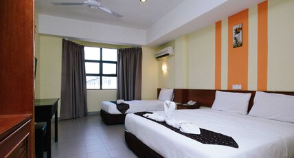 Sun Inns Hotel Sitiawan Room Type - Family 3 Window
