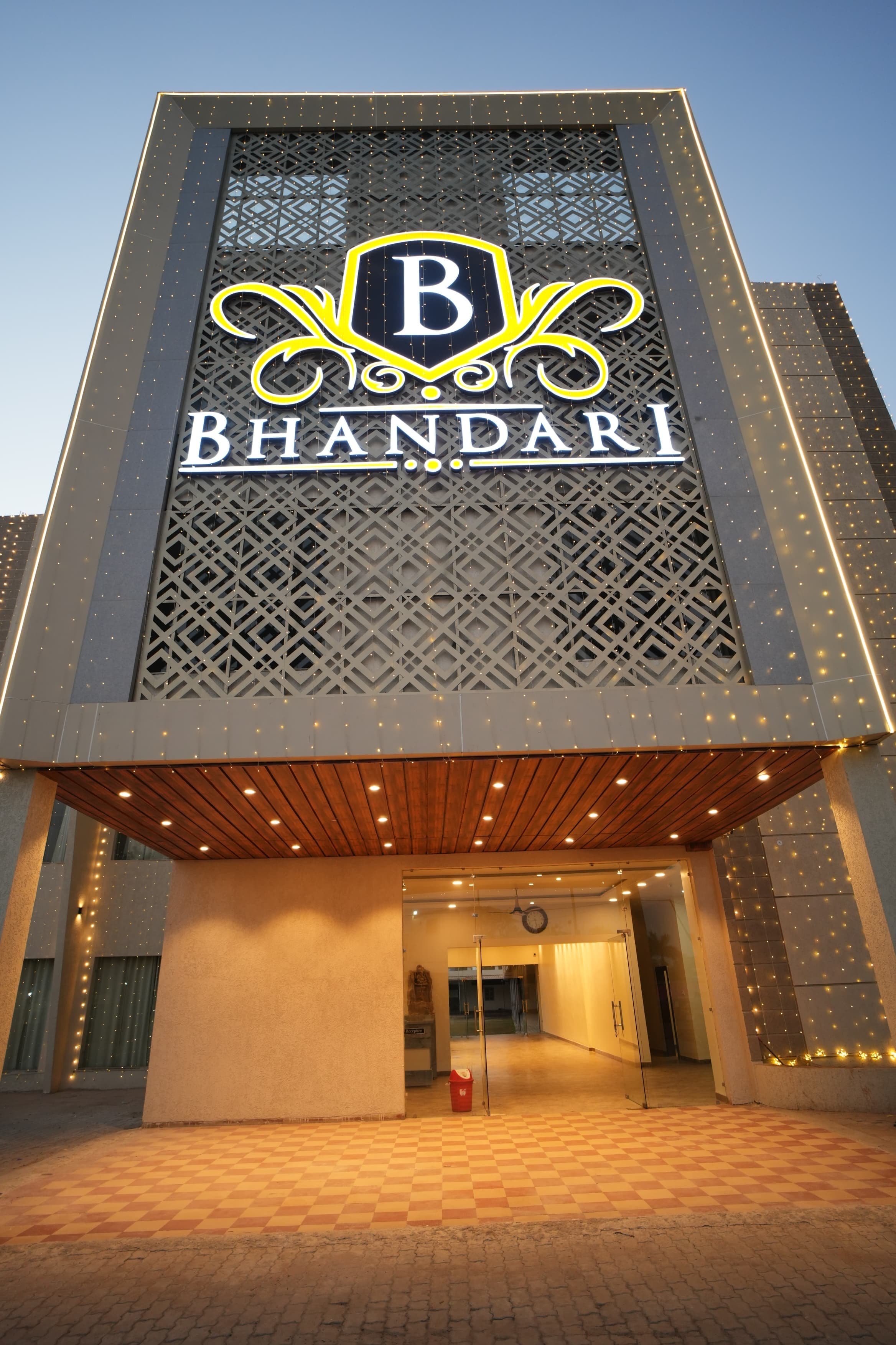 BHANDARI PALACE - Tap to explore photos