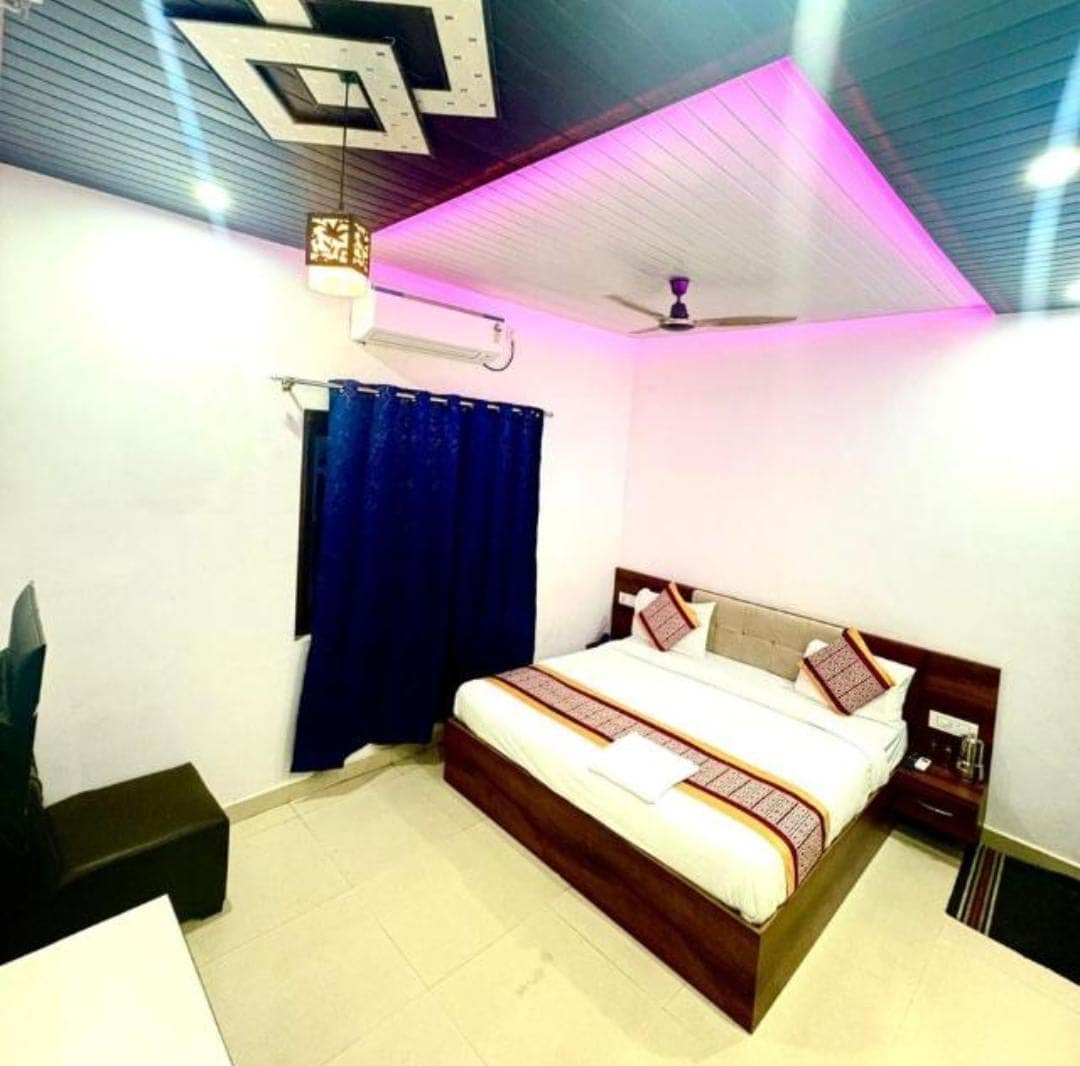 HOTEL SHIVA INTERNATIONAL - Tap to explore photos