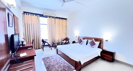 Hotel Park View Room Type - Deluxe Room Twin Bed only