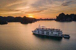 Paradise Elegance Cruise