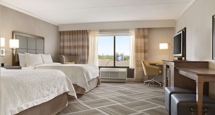 Hampton Inn & Suites Manchester Bedford Room Type - DOUBLE QUEEN - NON SMOKING