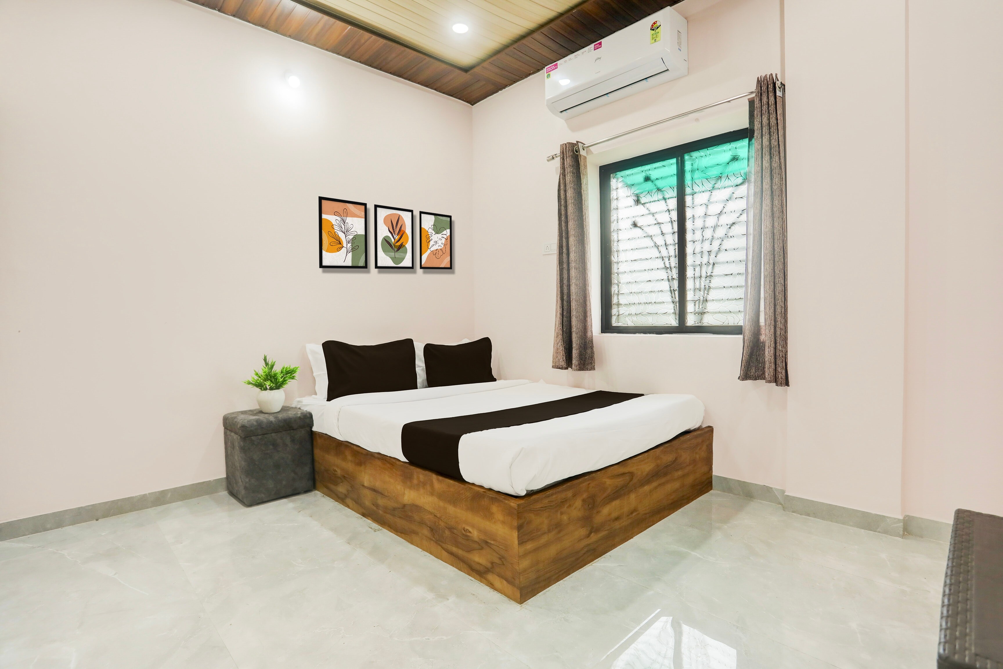HOTEL O SKYLITE Vhirgaon - Tap to explore photos