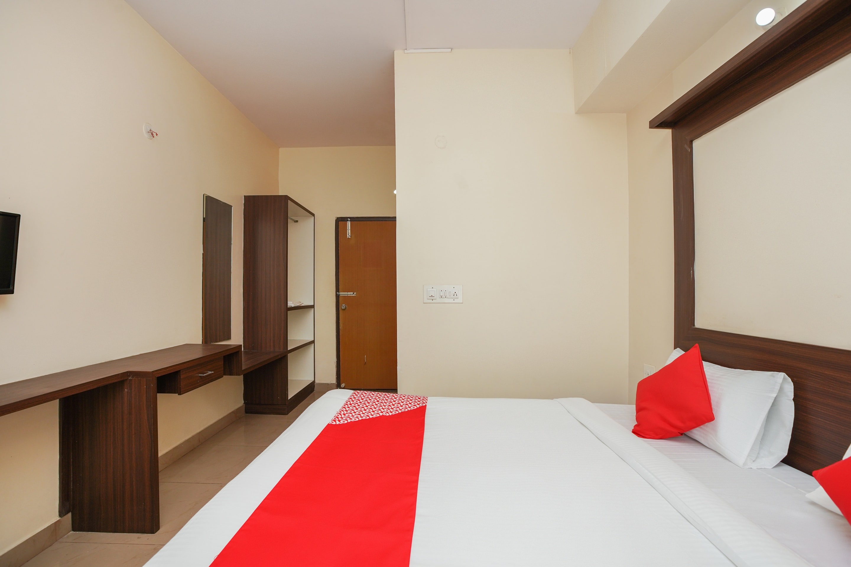 Hotel O J.B. Paradise - Tap to explore photos