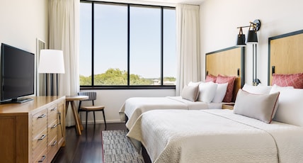 Hotel Indigo Athens - University Area Room Type - 2 Queen Standard Mobil Access Roll Shwr