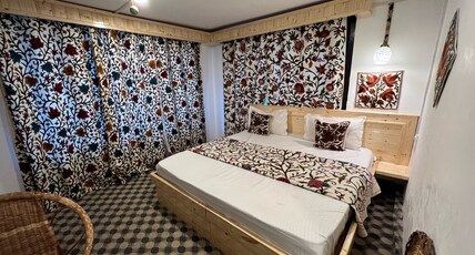 Hotel Aishana Room Type - Standrad Room