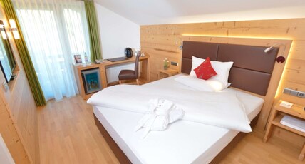 Best Western Plus Hotel Alpenhof Room Type - 1 Double Bed, Comfort Studio, Separate Annexe Building, Balcony, Wood Floor, Free W-Lan, Full Breakf Best Western Plus Hotel Alpenhof Room Type - 1 Double Bed, Comfort Studio, Separate Annexe Building, Balcony, Wood Floor, Free W-Lan, Full Breakf