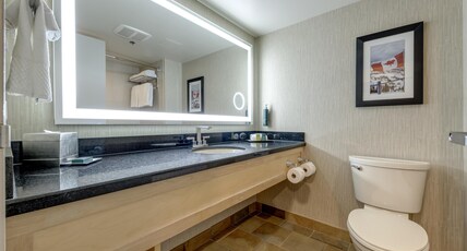 Hilton Whistler Resort & Spa Room Type - HILTON ROOM W 2 QUEEN BEDS