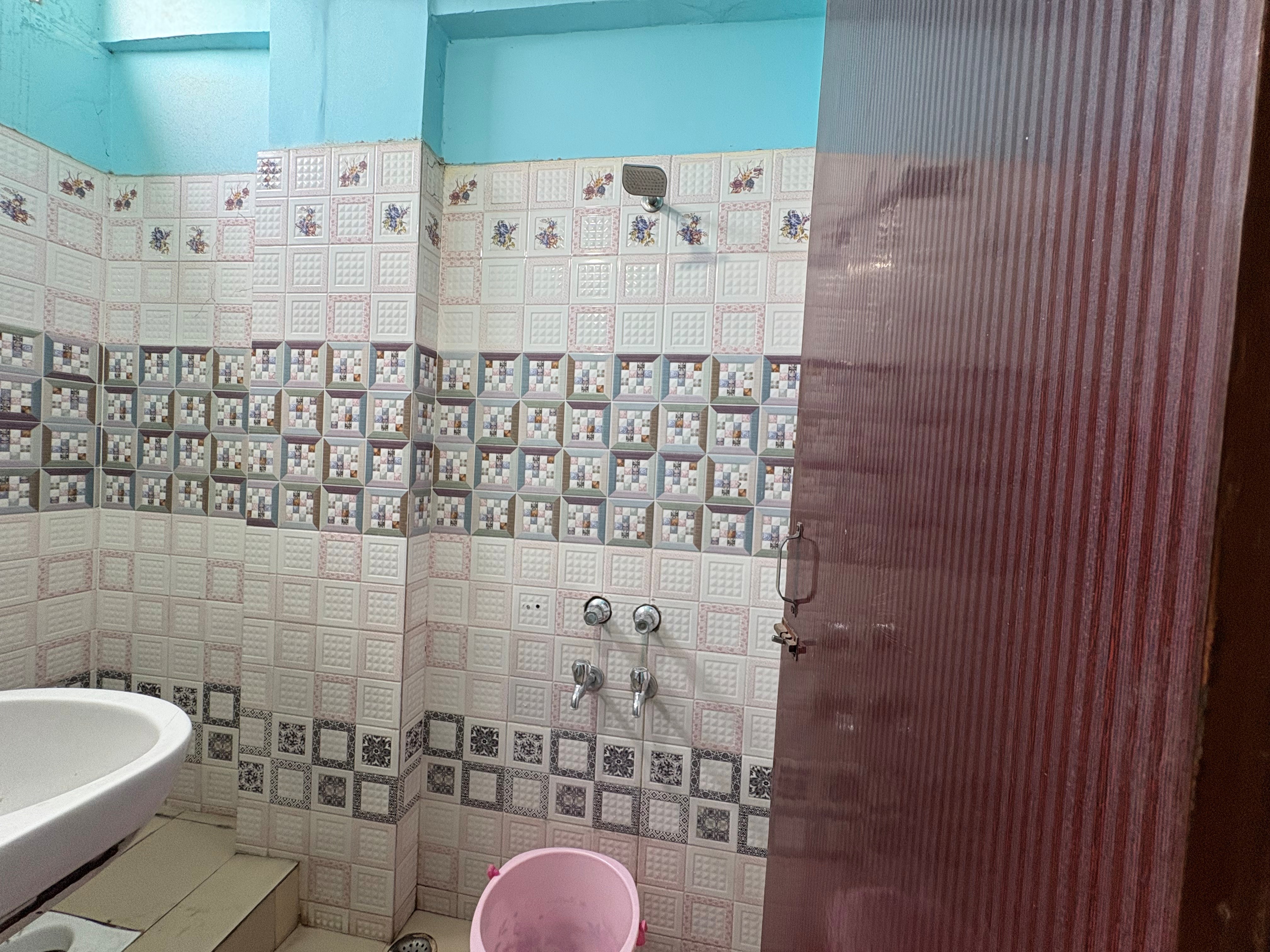 Hotel Maharaja - Tap to explore photos