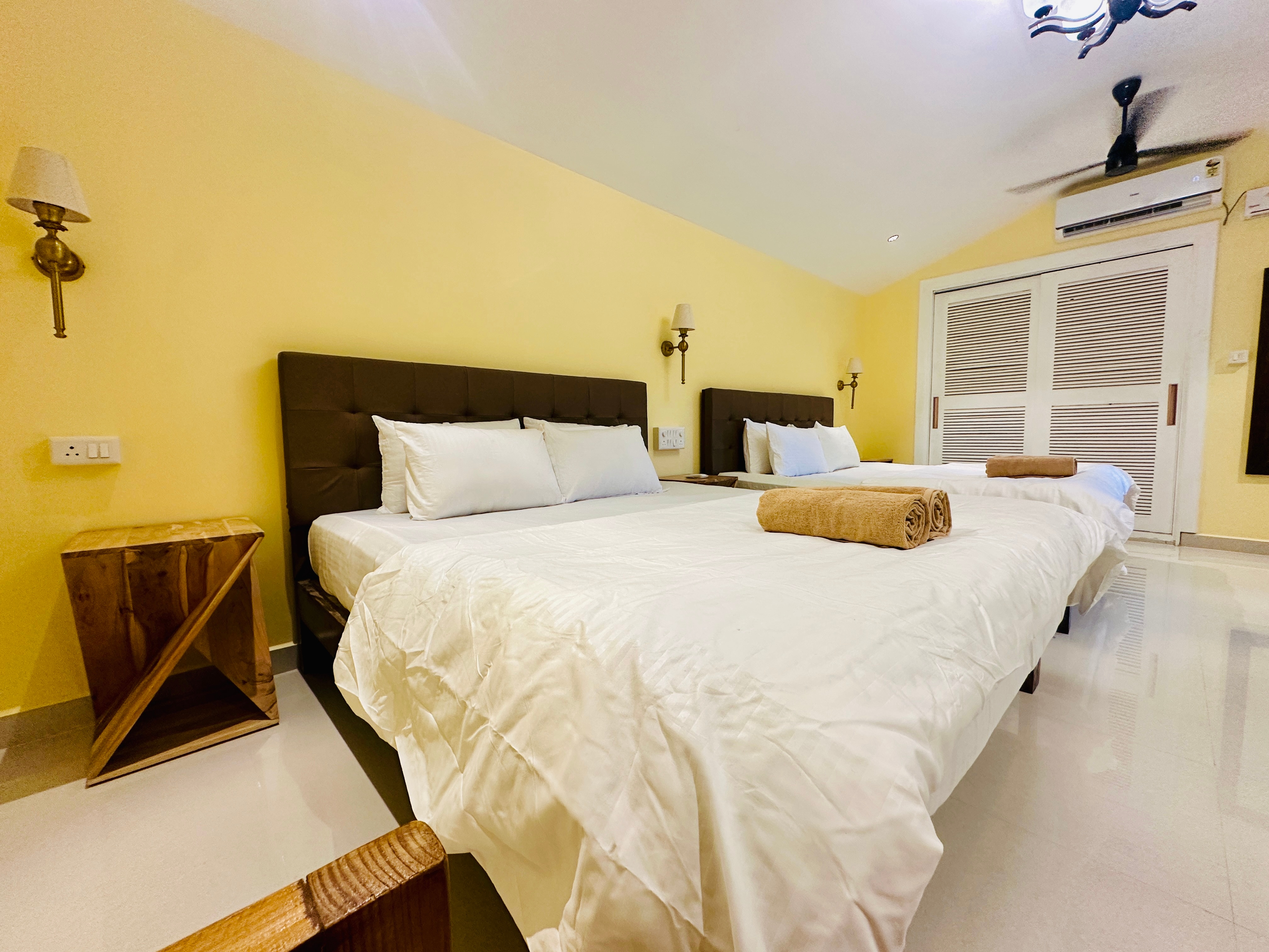 Cocos Beach Resort - Tap to explore photos