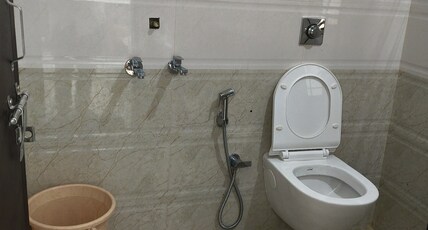 Hotel Madhav Bhakta Nivas Room Type - Room No 2