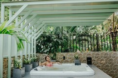 Bali Grand Mansion | 4BR Private Pool Villa with Jacuzzi, Near Candolim