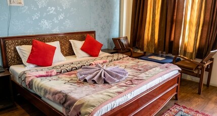 Trekkers Nest Hotel Room Type - super deluxe