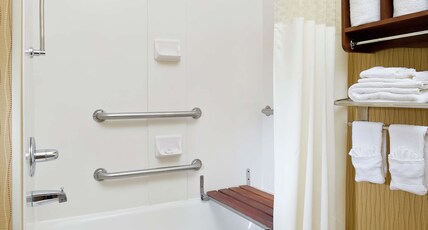 Hampton Inn by Hilton San Angelo Room Type - 1 KING BED NONSMOKING