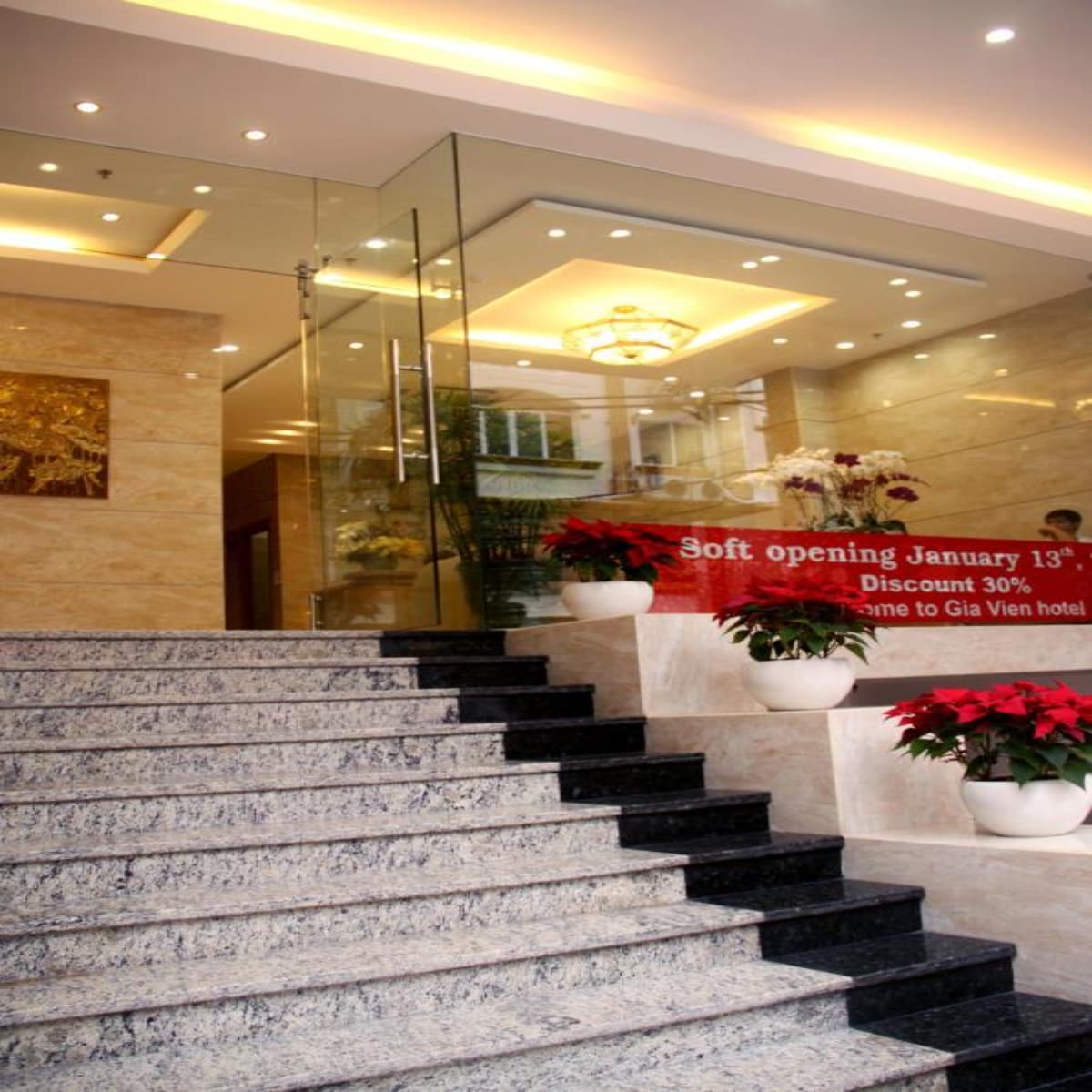 Nicecy Hotel Pham Ngu Lao - Near Bui Vien Walking Street - Tap to explore photos
