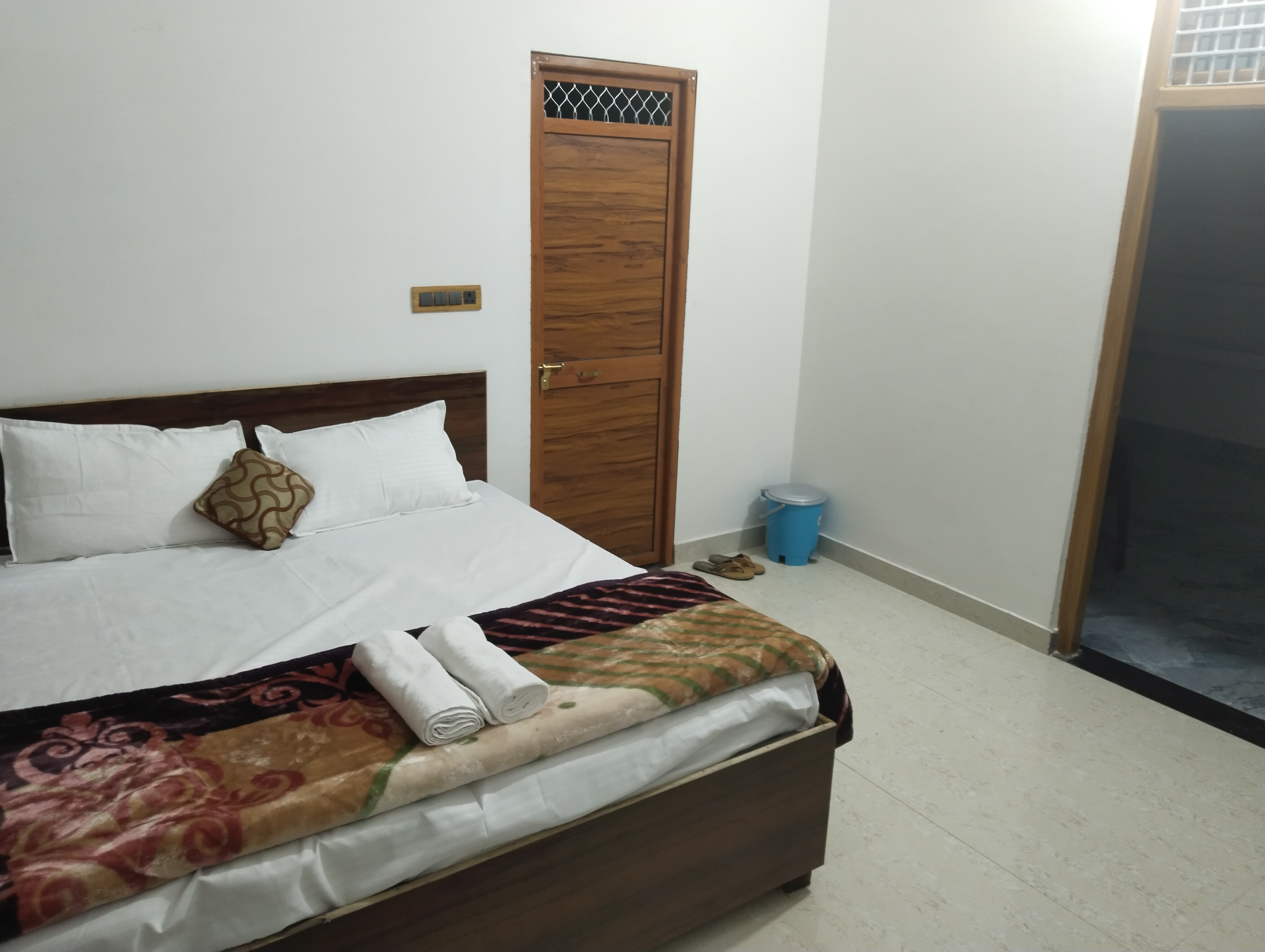 Shivangan Home Stay Ayodhya - Tap to explore photos
