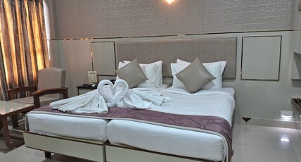 Hotel Aryaas Room Type - Deluxe Room