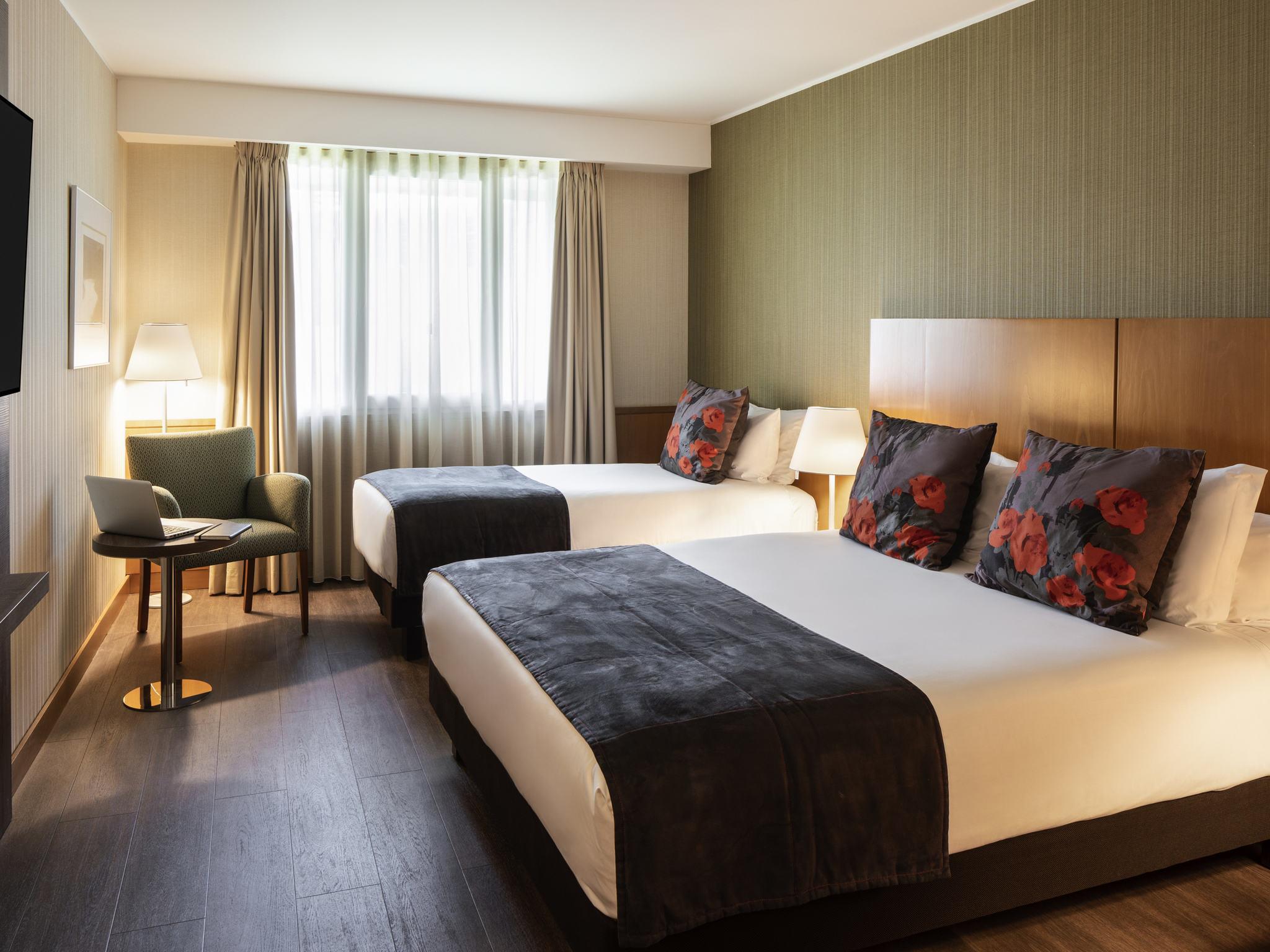 Mercure Porto Gaia Hotel - Tap to explore photos