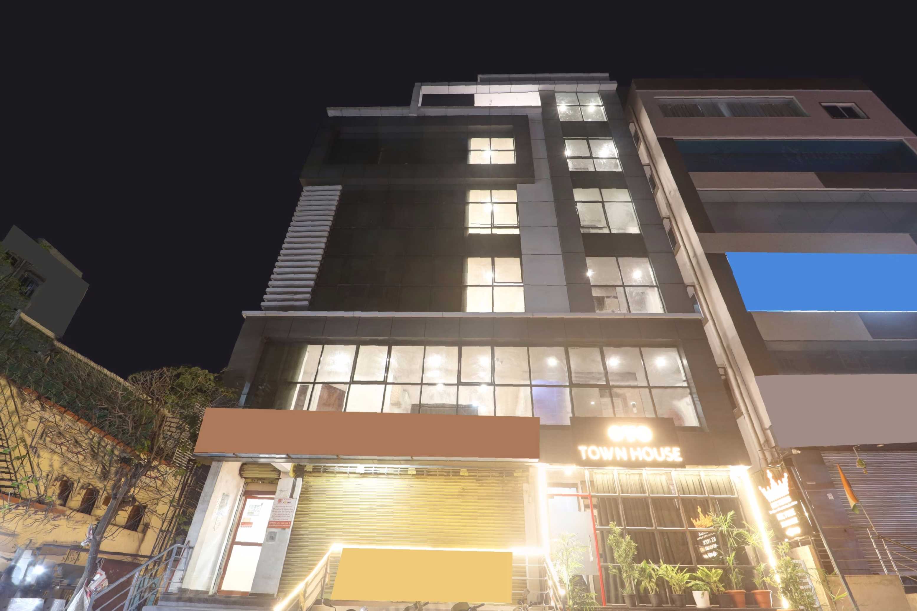 Super Townhouse Rcc Pride - Tap to explore photos