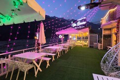 Villa Riverine Cafe & Riverview Residences