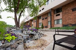 Holiday Inn & Suites St. Cloud