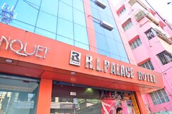 R L Palace