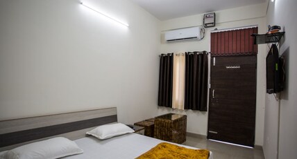 Hotel Shiv Kripa  Room Type - AC DOUBLE BED
