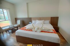 R2B(Rayan Ram Bhavan) Grand restaurant and rooms