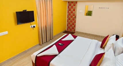 Honey Bee Hotels Iyappanthangal Room Type - Deluxe Double Non - A/C