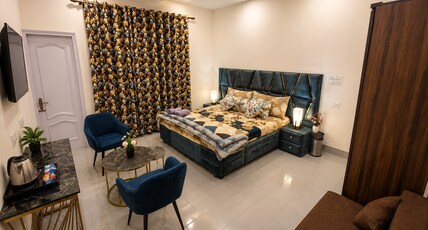 Regalia Home Sapphire Stay Room Type - Classic Room