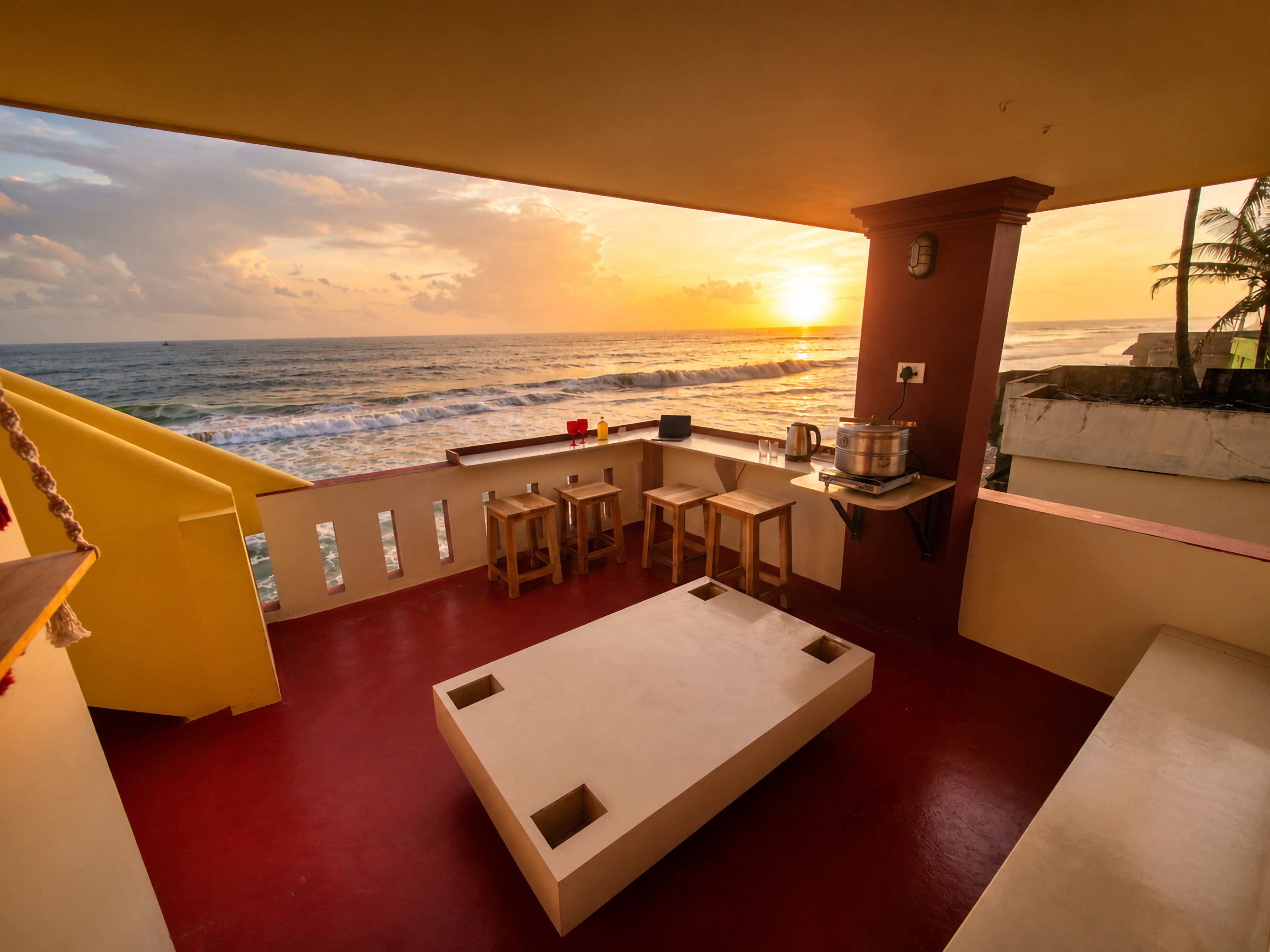 Coastal Backpacker Stays - FlexTays Retreat - Tap to explore photos