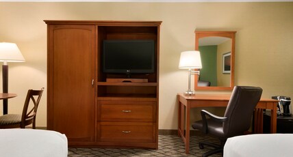 Holiday Inn & Suites DULUTH-DOWNTOWN Room Type - 2 Queen Standard