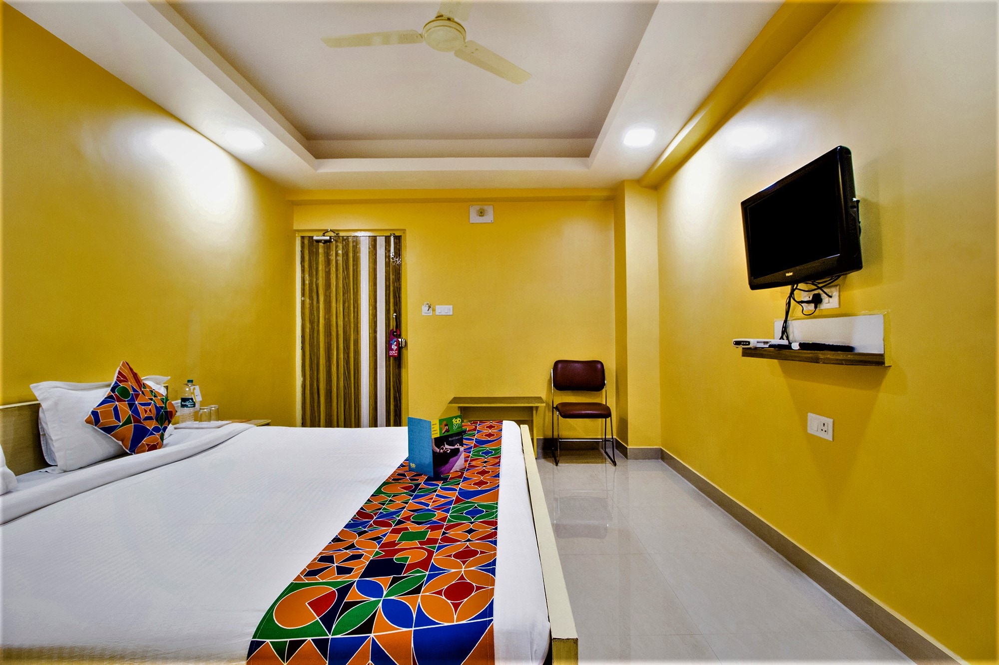 FabHotel Amaltas - Tap to explore photos