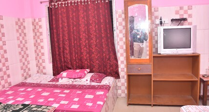 Milan Guest House Room Type - Deluxe Double Bed Room Non AC