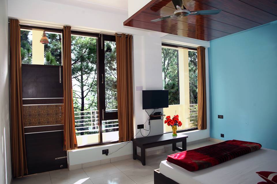 MOON RESORT - Tap to explore photos