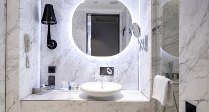 Radisson Blu Hotel Istanbul Ottomare Room Type - Premium Room - Sea View amp Balcony