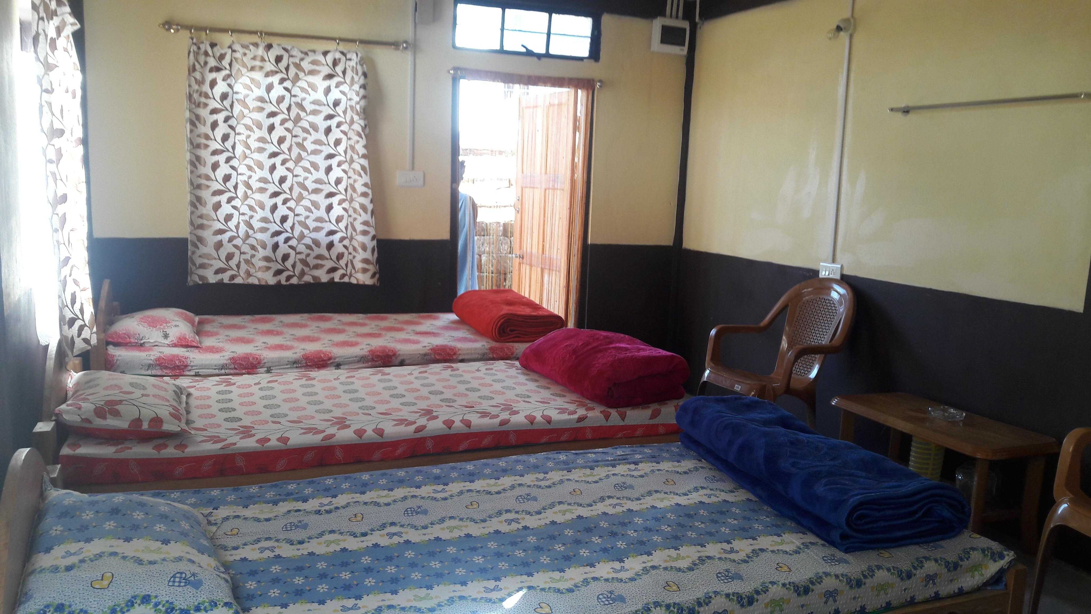 Five Pearls Homestay - Tap to explore photos