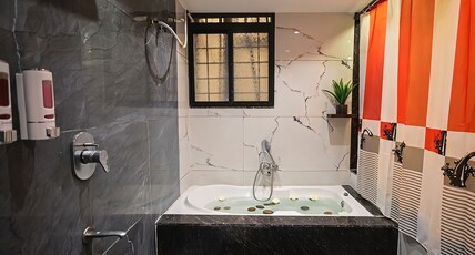Hotel Venus Inn Room Type - Suite Room With Jaccuzzi