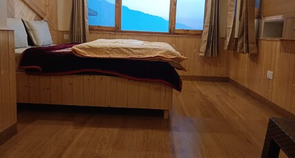 Mountain heals Room Type - Premium view room