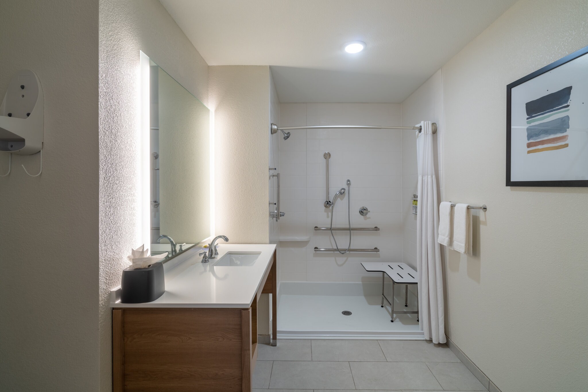 Staybridge Suites FLOWOOD - Tap to explore photos