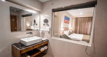 Hotel Crown Himalaya Room Type - Crown Deluxe Room