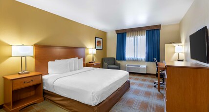 Best Western Kiva Inn Room Type - 1 King Bed, Mobility Accessible, Bathtub, Non-Smoking, Continental Breakfast