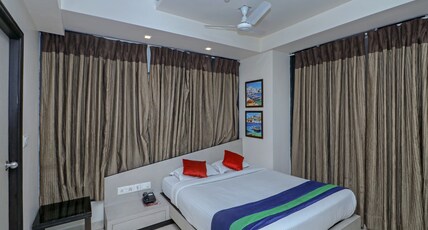 Hotel Aston International Room Type - Deluxe Room with Free Wi-fi