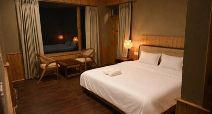 Odbostays Manali  Jacuzzi & Bonfire Boutique Retreat Room Type - Comfort room with rustic charm