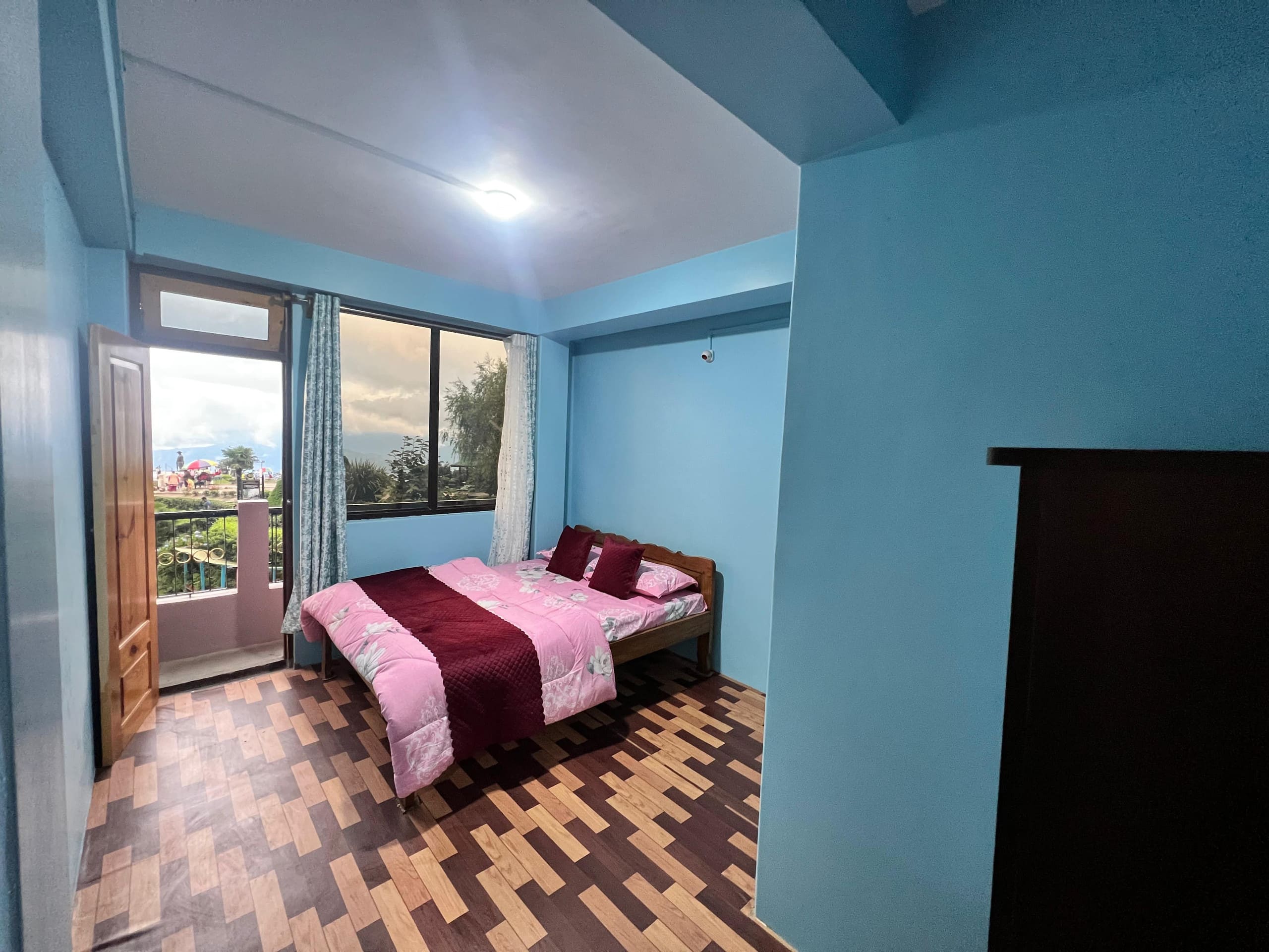 Homestay with Mountain View - Tap to explore photos
